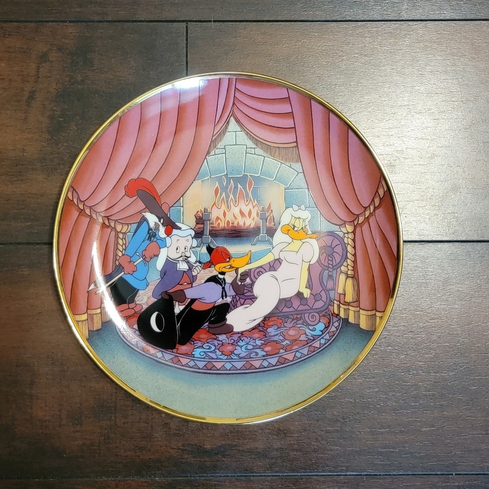 Vintage Looney Tunes "Scarlett Pumpernickel" Collectors Plate